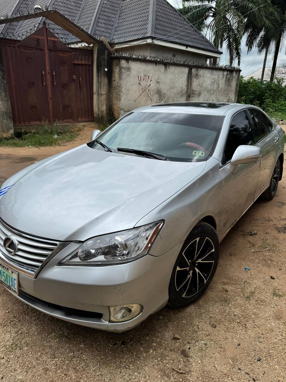 A picture of 2011 Lexus ES350 08165618646 