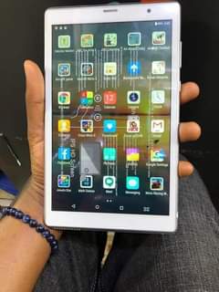 A picture of C IDEA smart tablet