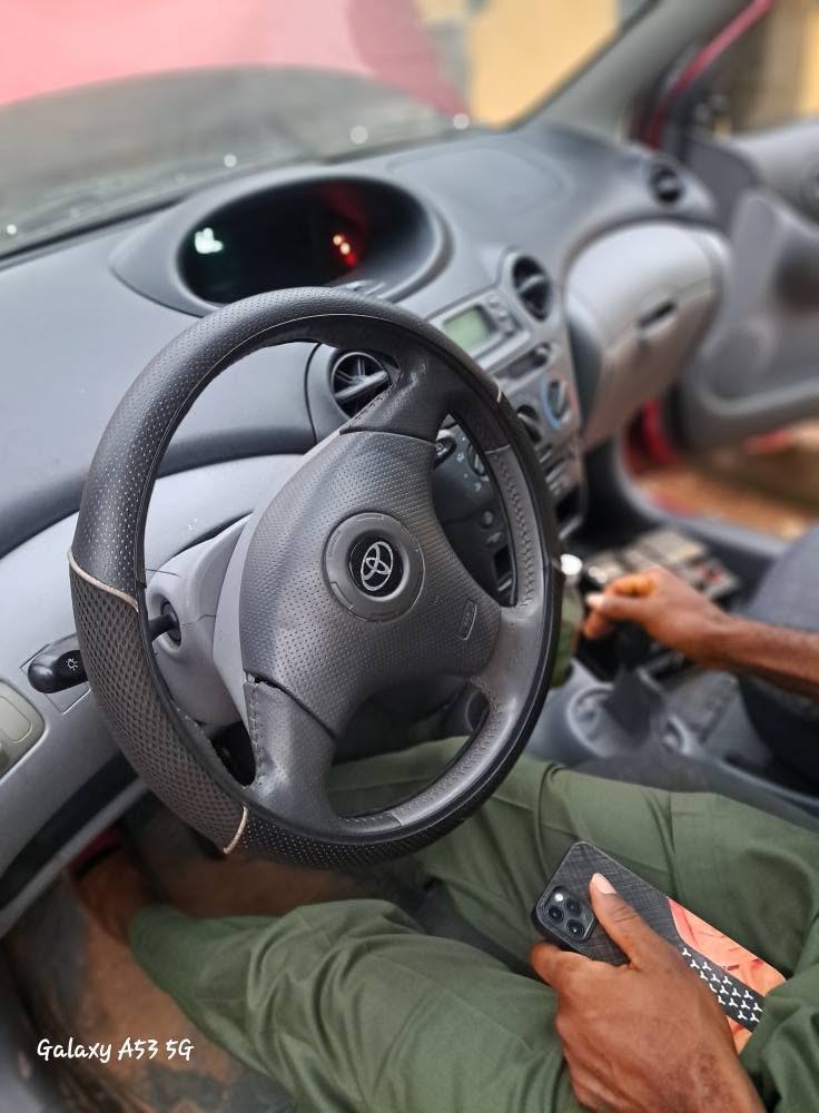A picture of Toyota yaris 2003