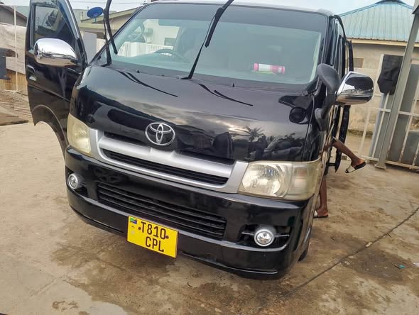 A picture of HIACE QUANTUM 0714058883