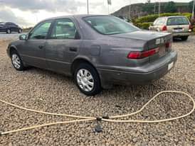 A picture of 2000 model Pensil camry