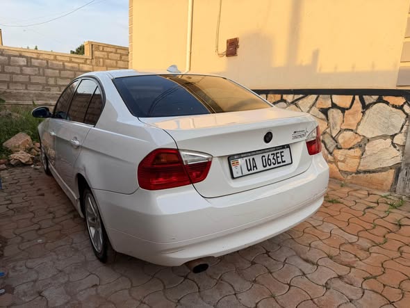 A picture of BMW320i At 29m