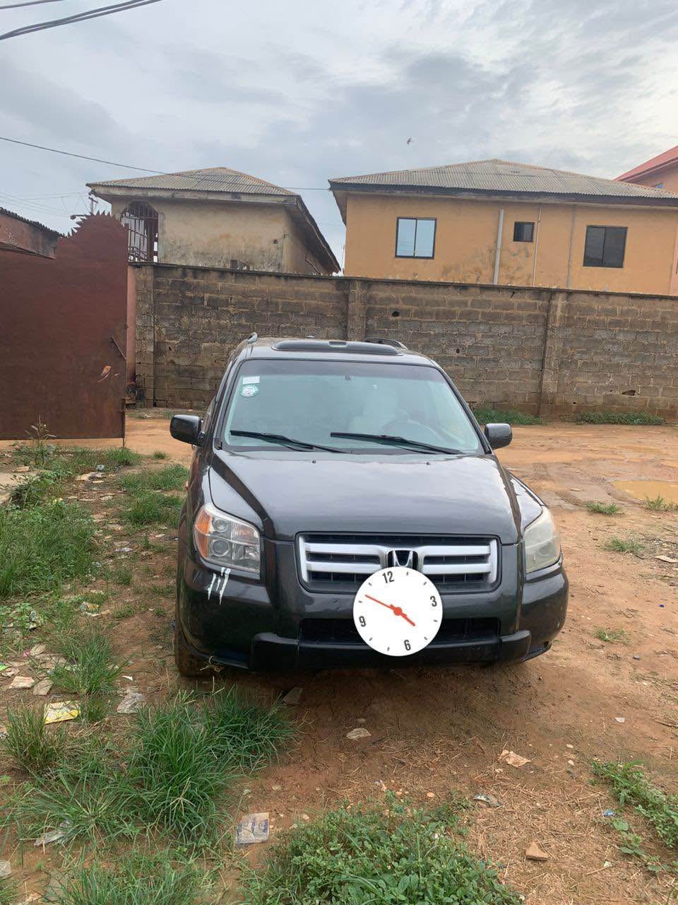 A picture of Owner need money asap 2007 Honda Pilot Evrything is working