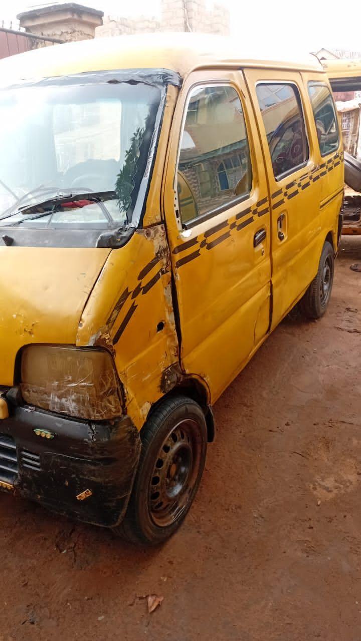 A picture of 2015 Suzuki Every wagon