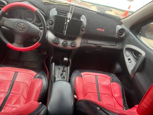 A picture of Distress Alert Toyota RAV4 sport 2008 6plug engine Registered Engine