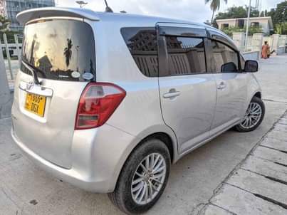 A picture of Toyota Ractiz namba DGX
