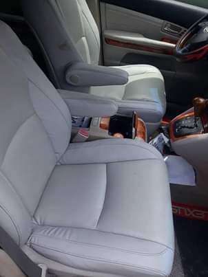 A picture of Less than a year used 2005 Rx330 pure first body