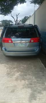 A picture of Toyota sienna