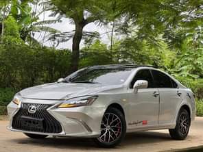 A picture of KINZZY AUTOS 08109018982 10 700 000 Refer and earn Few