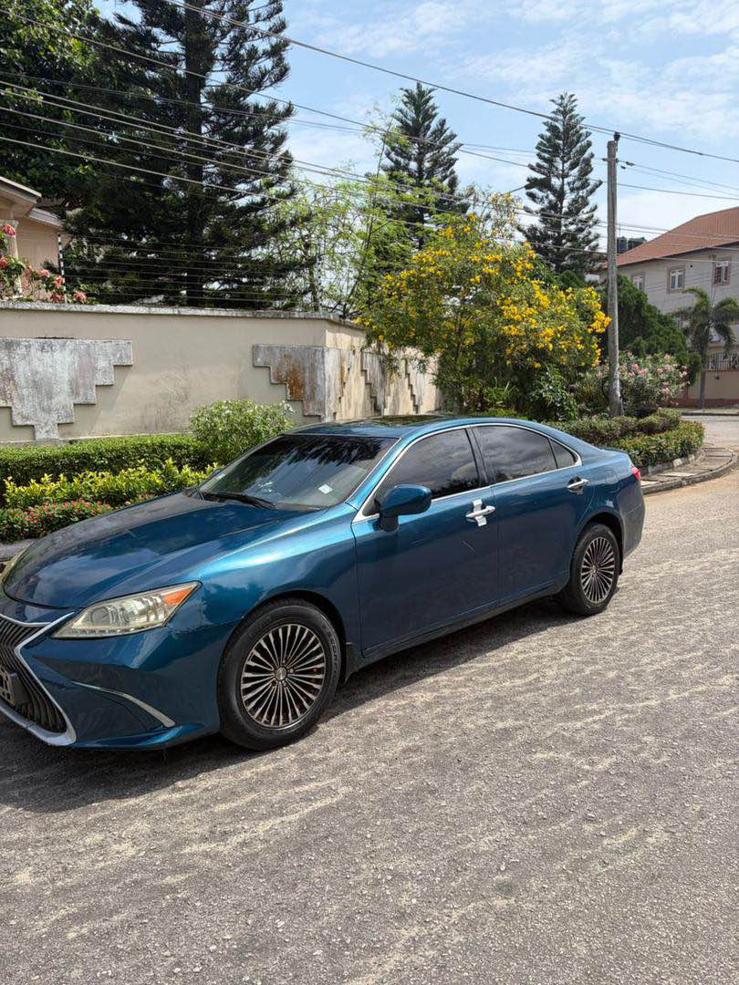 A picture of SUPER CLEAN REGISTERED LEXUS 08 MODEL UPGRADE TO 2015 MODEL