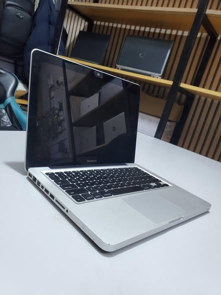 A picture of Laptops