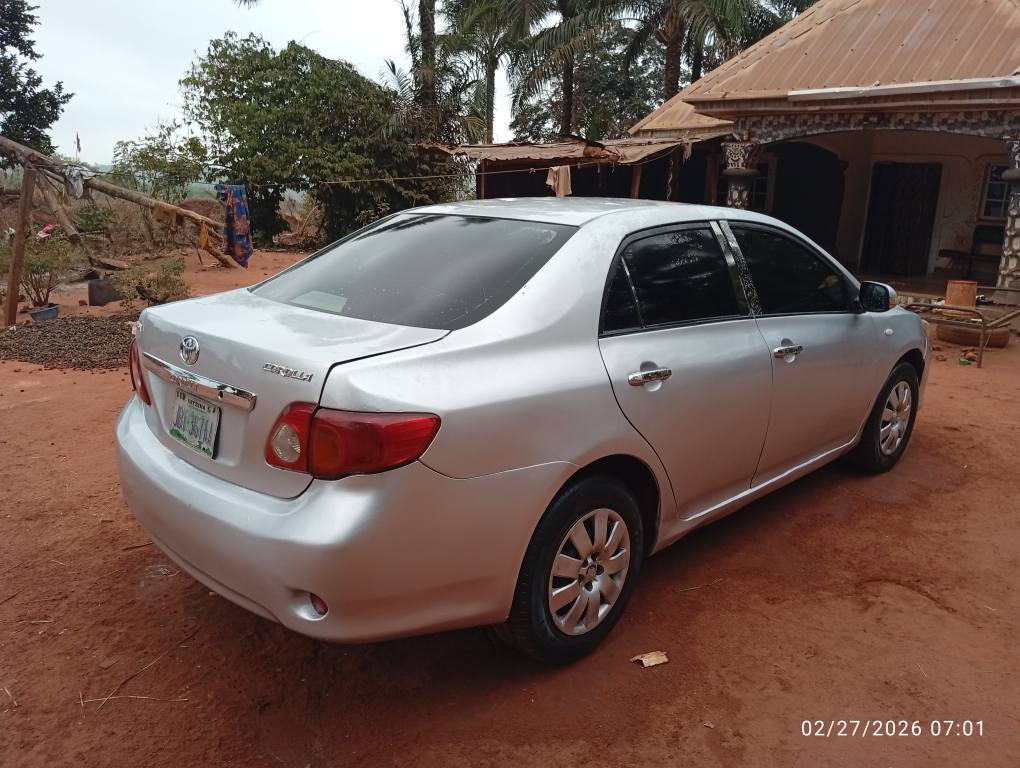 A picture of Toyota Corolla manual transmission