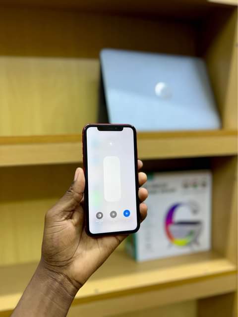 A picture of iPhone XR GB64 BH87 no Face ID Tt