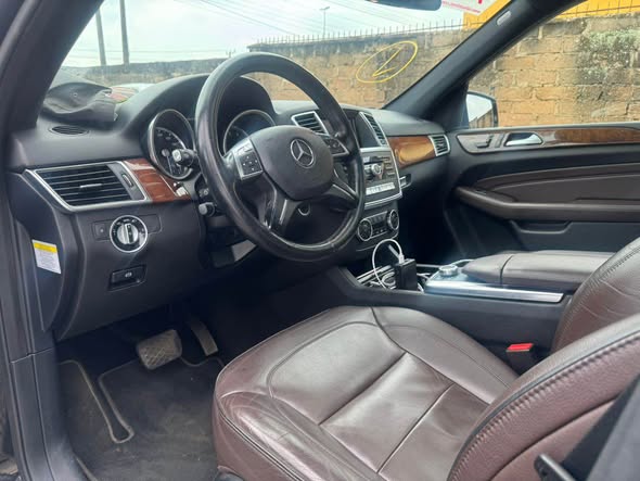 A picture of Mercedes Benz Ml 350 2012