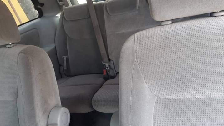 A picture of 2004 Toyota Sienna