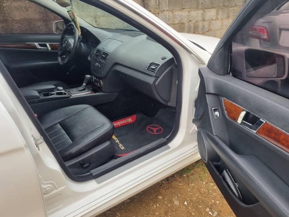 A picture of 2010 Messedes Benze c350 2010