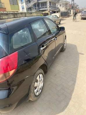 A picture of Fastest finger Toyota matrix 04 model engine and gear ac
