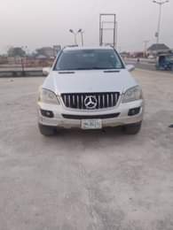 A picture of 4matic Benze ML500 First body Engine and Gear Excellent interior