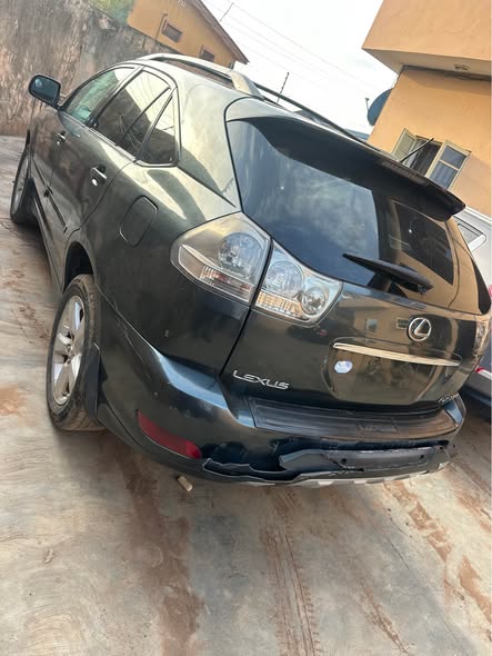 A picture of Neatly used 2005 Lexus RX330 abule Egba Lagos