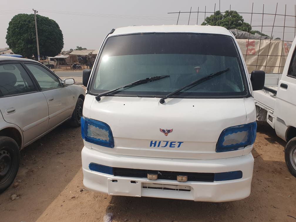 A picture of Extremely clean Hijet Daihatsu with injector engine working perfectly with