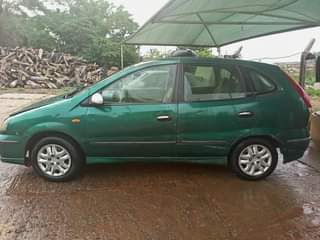 A picture of Nissan Tino