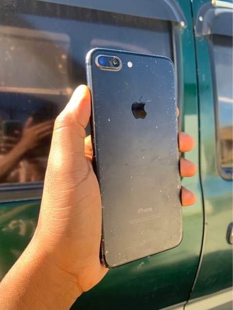A picture of iPhone 7 Plus 32GB