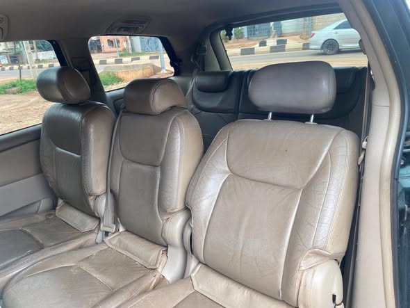 A picture of Big Toyota Sienna