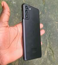 A picture of Samsung galaxy s21 5G Price 475 000 Only