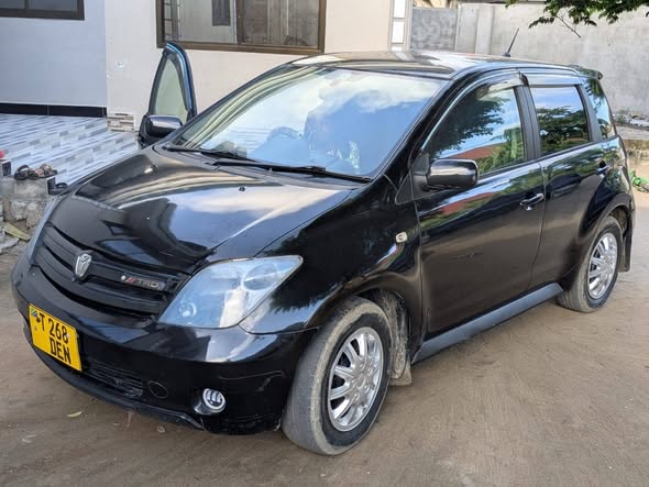 A picture of Toyota IST Bei yake ni 9 8m 0653 323677 0688147887
