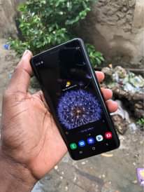 A picture of SAMSUNG S9