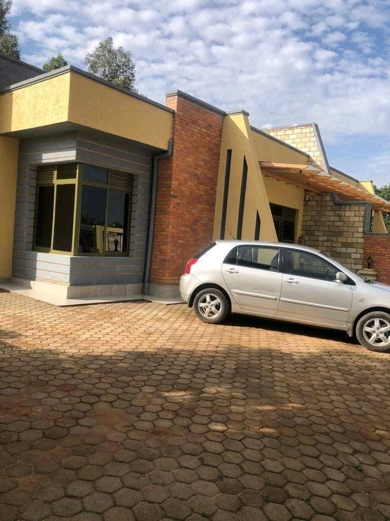 A picture of Kanombe 2 in 1 house for sale 150M