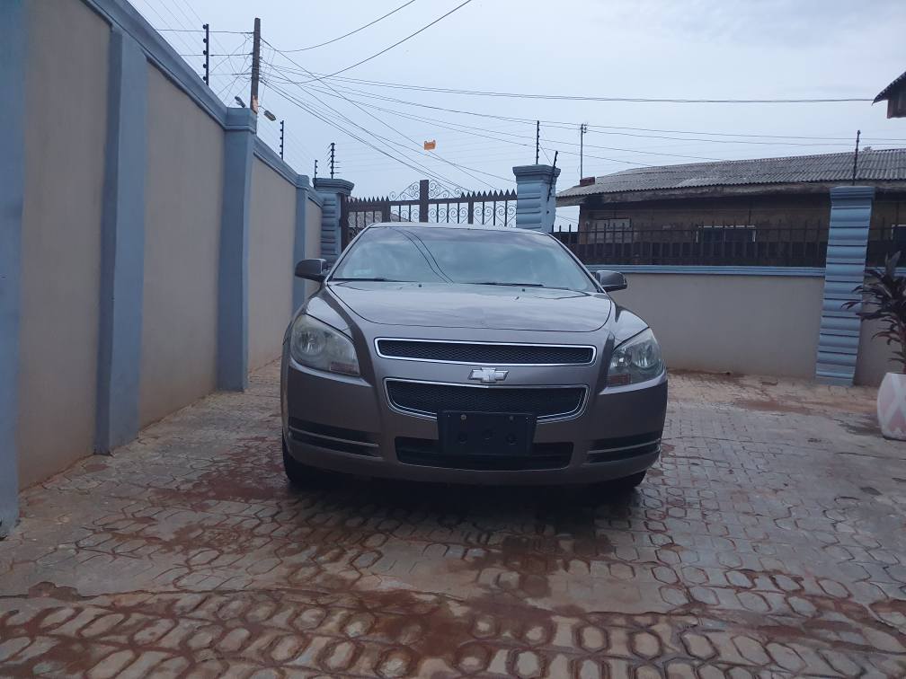 A picture of Chevrolet malibu 2011