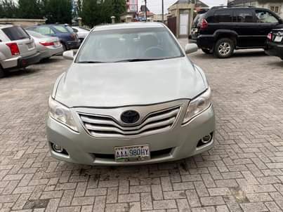A picture of Dealer market 2009 Toyota Camry painted once on first body