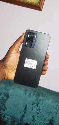 A picture of OPPO A77