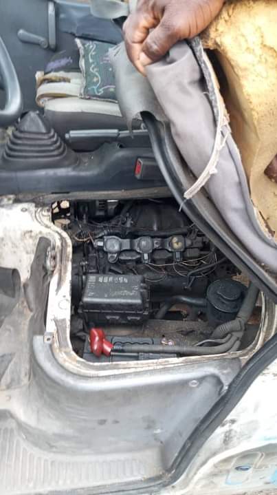 A picture of Hurry now dealer deal Manual transmission Hijet keke bus Untempered