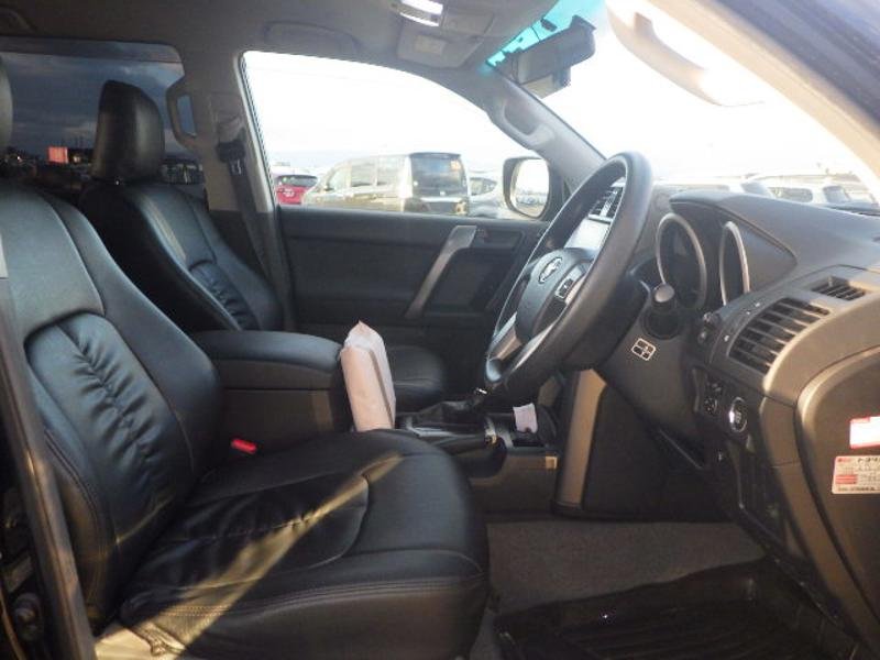 A picture of 2013 TOYOTA landa cruiser prado