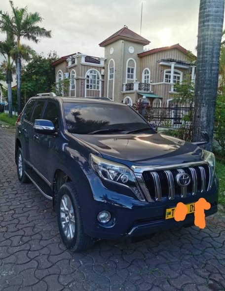 A picture of LANDCRUISER PRADO YEAR 2014 ENGINE 2TR PETROL FUEL PRICE MILLION