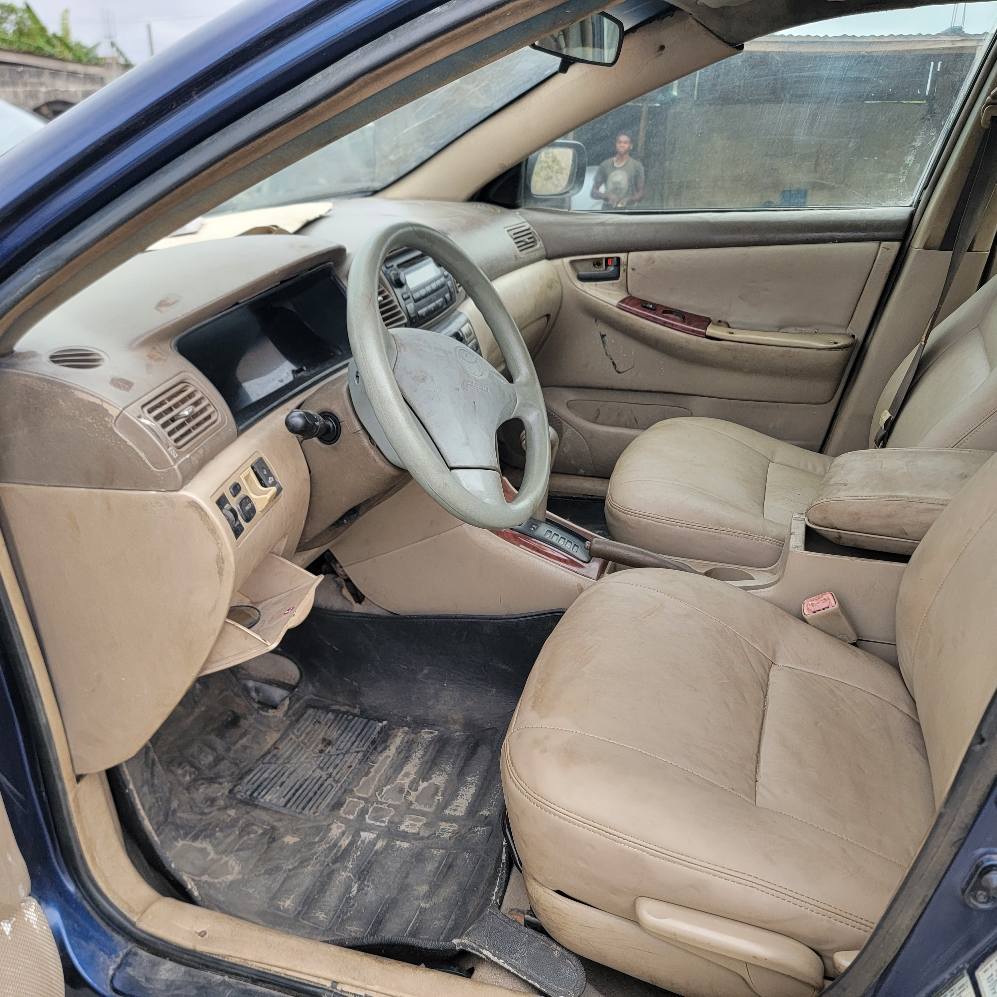 A picture of 2004 Toyota corrolla Nigeria used