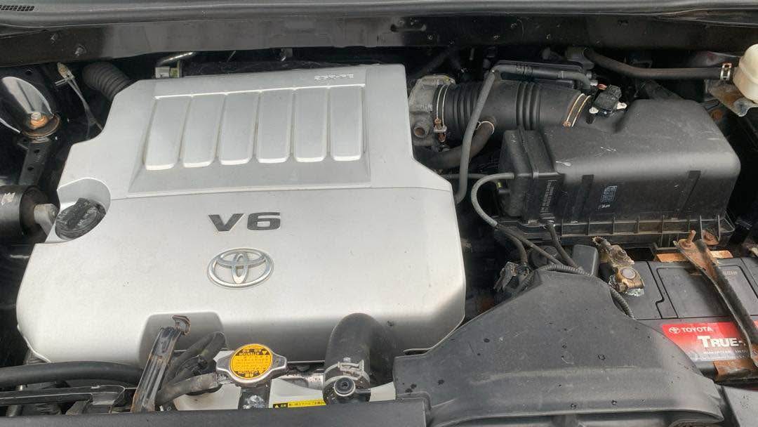A picture of Toyota Highlander 2012
