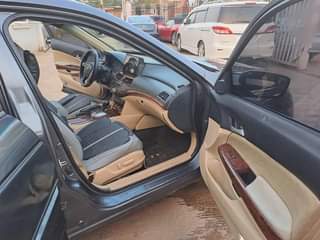 A picture of HONDA Crosstour