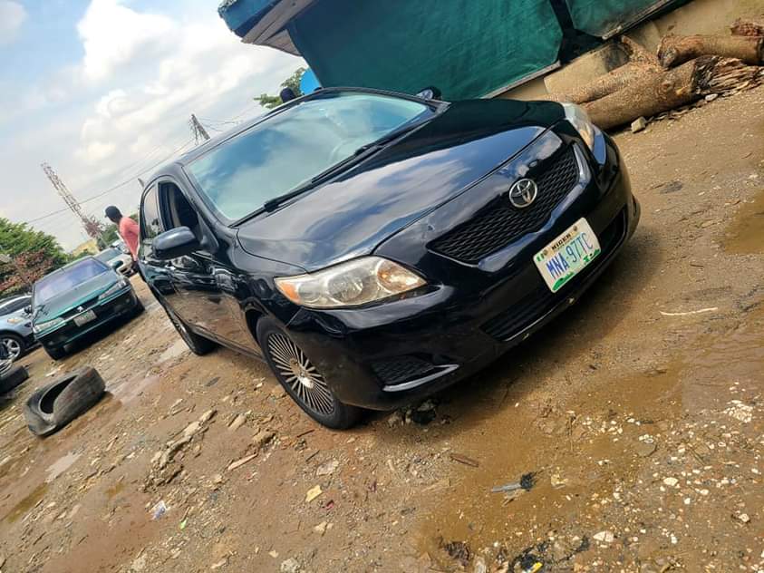A picture of USED COROLLA 2010