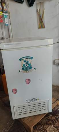 A picture of Freezer bado mpya imetumika miezi mitatu tu njoo na 450