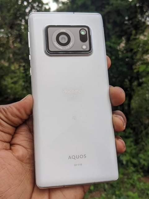 A picture of Aquos R6