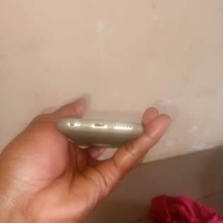 A picture of nauza iphone 6s laki na hamsin haina kipengele gb 16