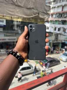 A picture of iPhone 11plan Gb 64 Bh 100 Face TT No message