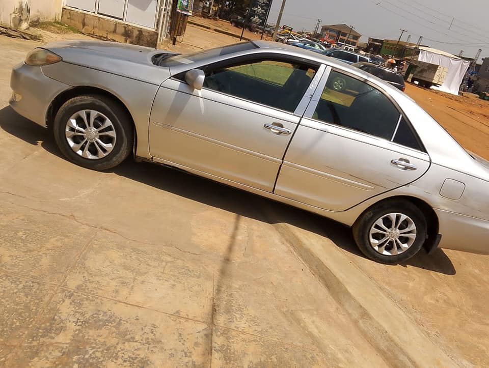 A picture of Toyota Camry 2004