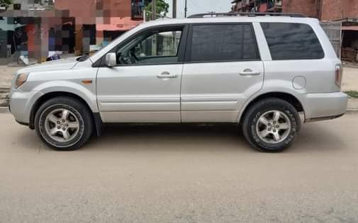 A picture of Honda pilot