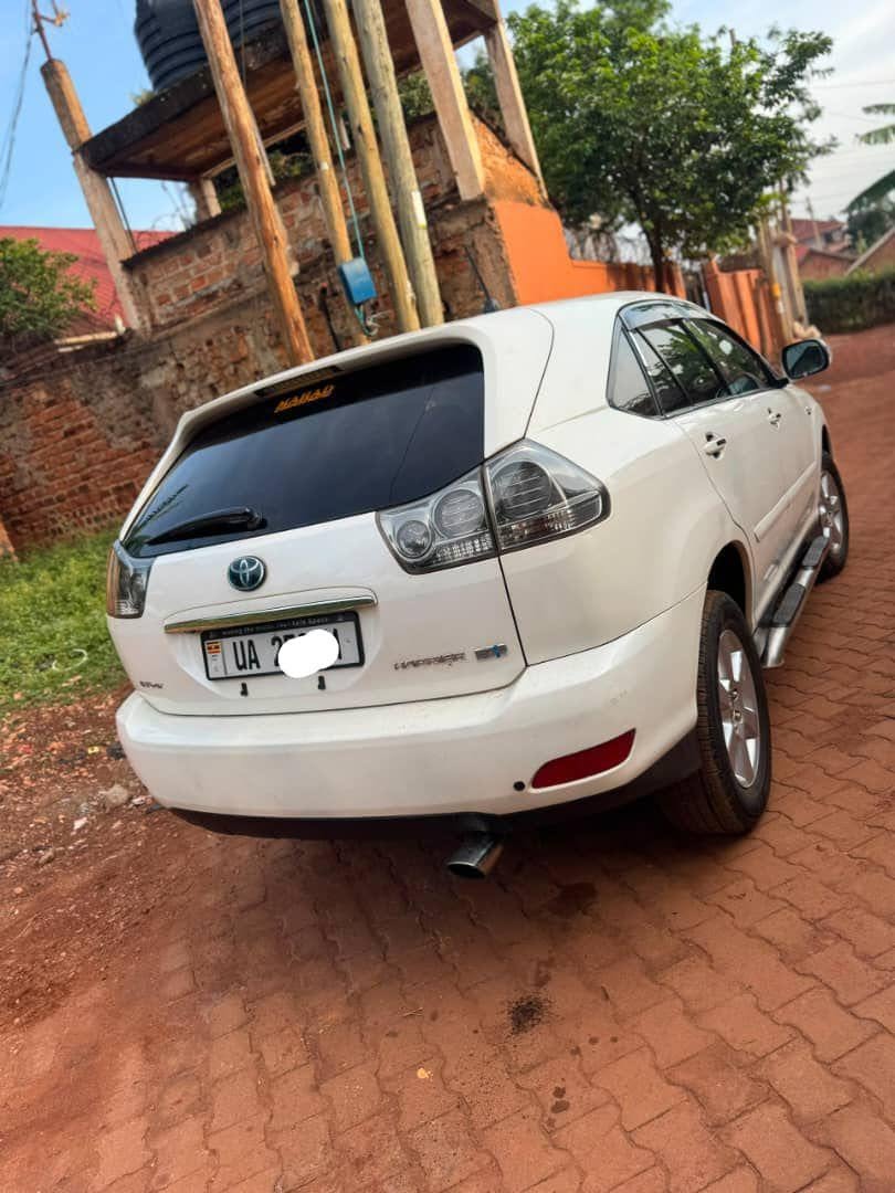 A picture of TOYOTA HARRIOR KAWUNDO 2 4 CC