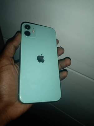A picture of Iphone 11