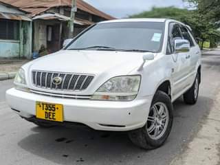 A picture of TOYOTA HARRIER